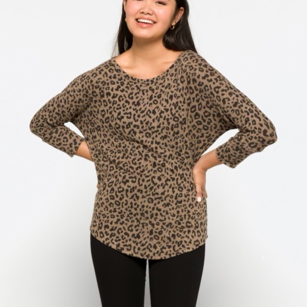 Market & Spruce Paulsen brushed knit top leopard Size L